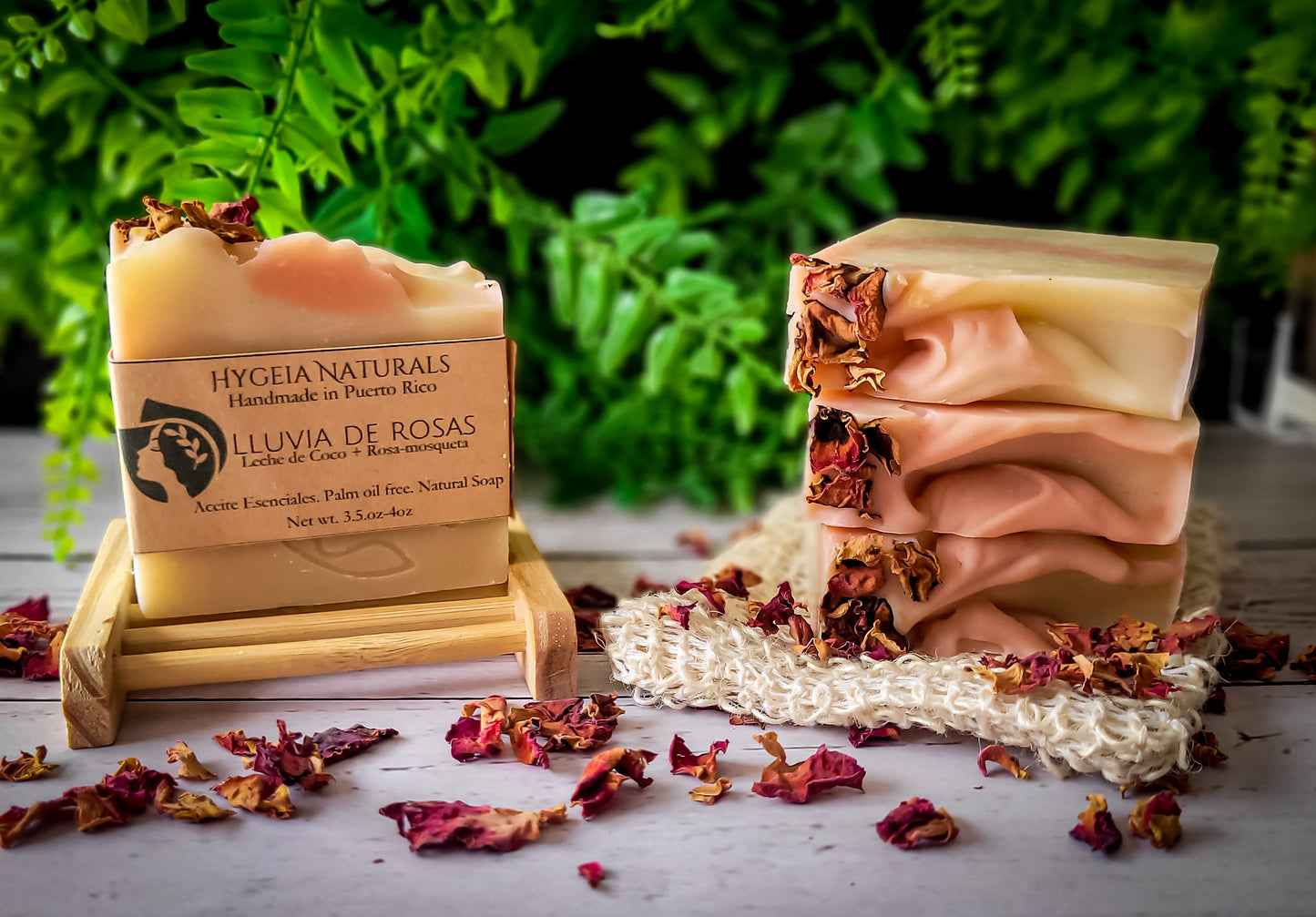 Rosehip, coconut milk and rose clay soap/ Jabón Rosa Mosqueta, Arcilla Rosada y Leche de Coco-Natural, suave y perfecto para piel sensible.
