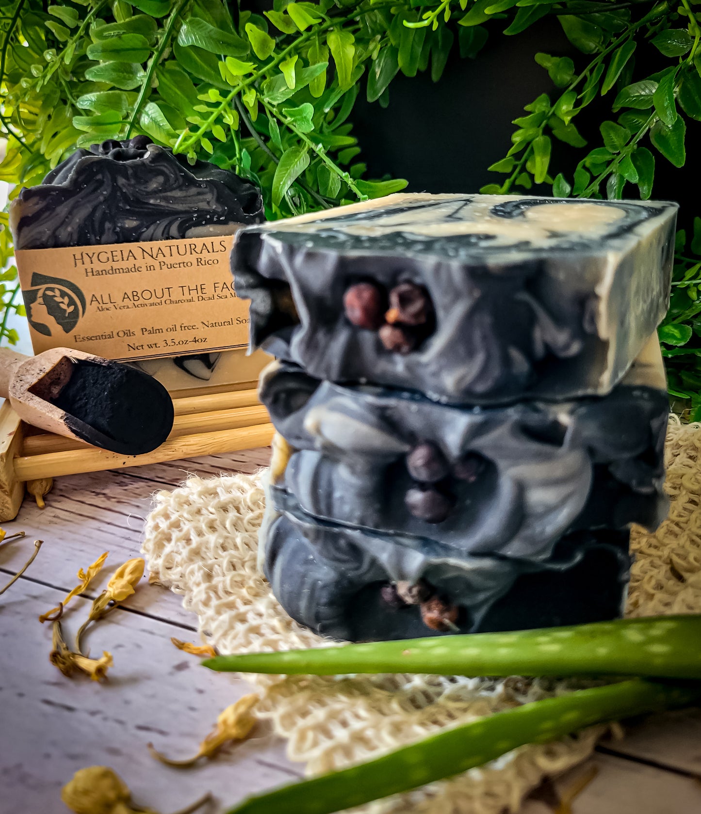 Jabón Natural Detox con Aloe Vera, Carbón Activado, barro de mar muerto y Árbol de Té