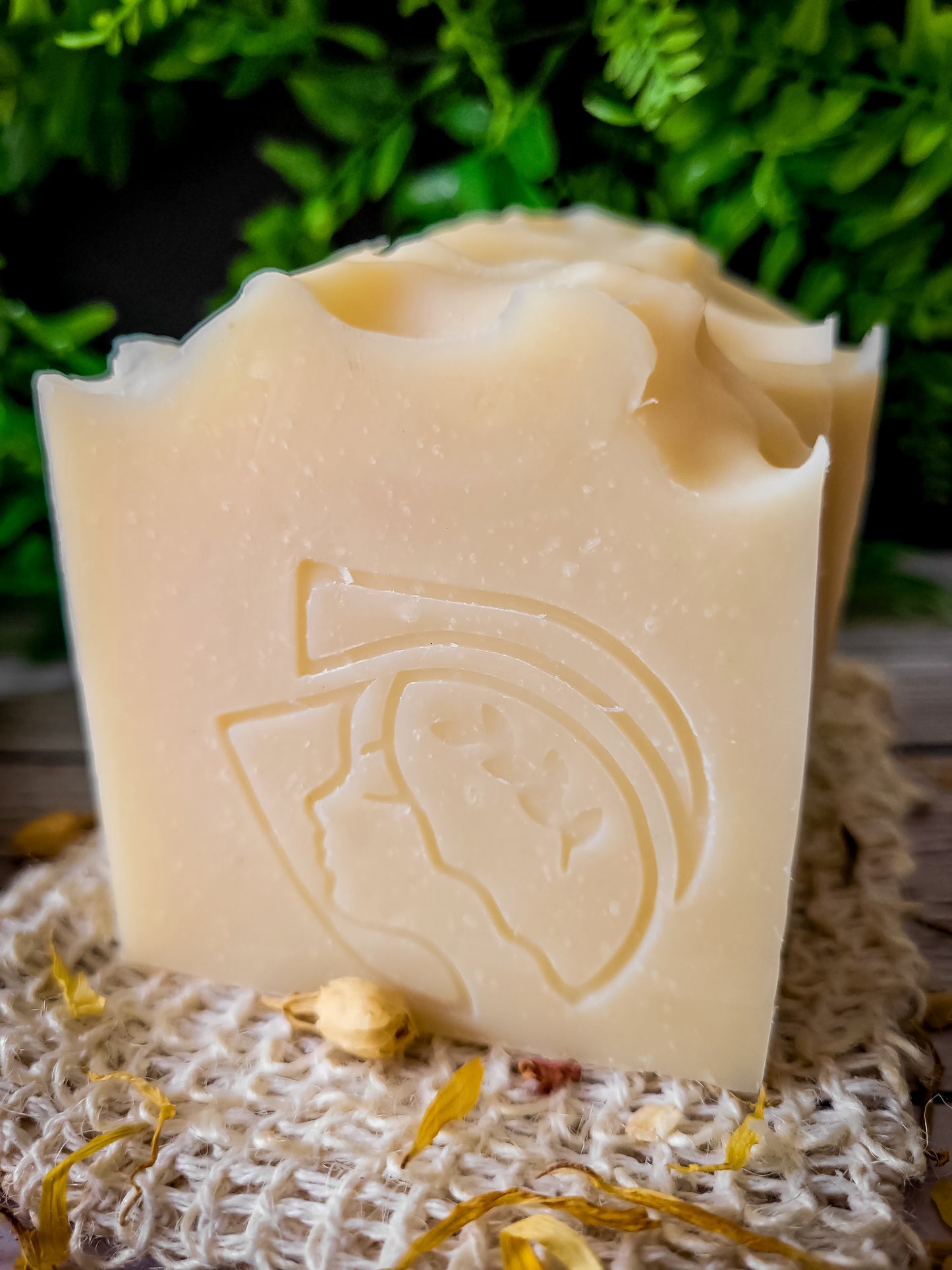 Jabón Artesanal de Colágeno & Aloe Vera – Hidratación y Firmeza