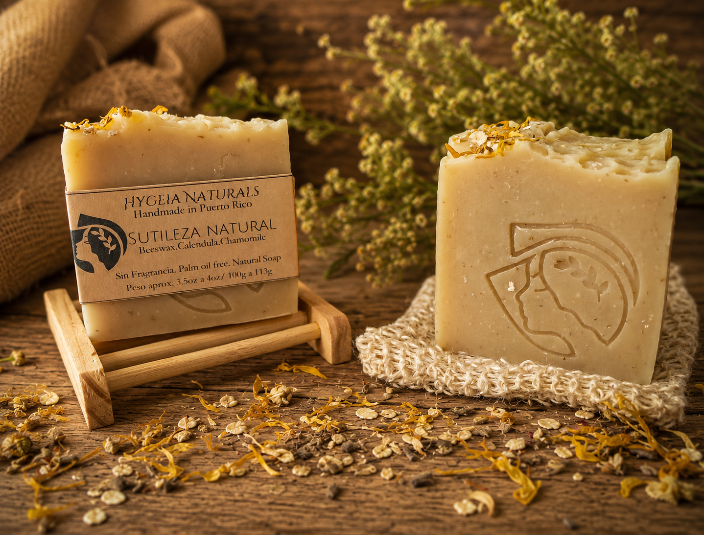Jabón Artesanal Natural con Caléndula, Manzanilla, Cera de Abeja y Avena – Ideal para Piel Sensible y Seca