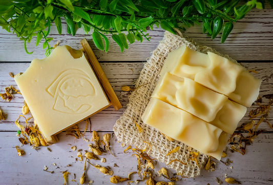 Jabón Artesanal de Colágeno & Aloe Vera – Hidratación y Firmeza